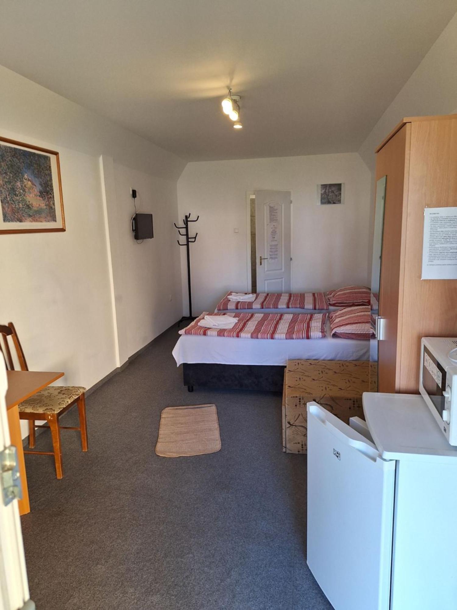 Fenyo Panzio Bed & Breakfast Mezőkövesd Екстериор снимка