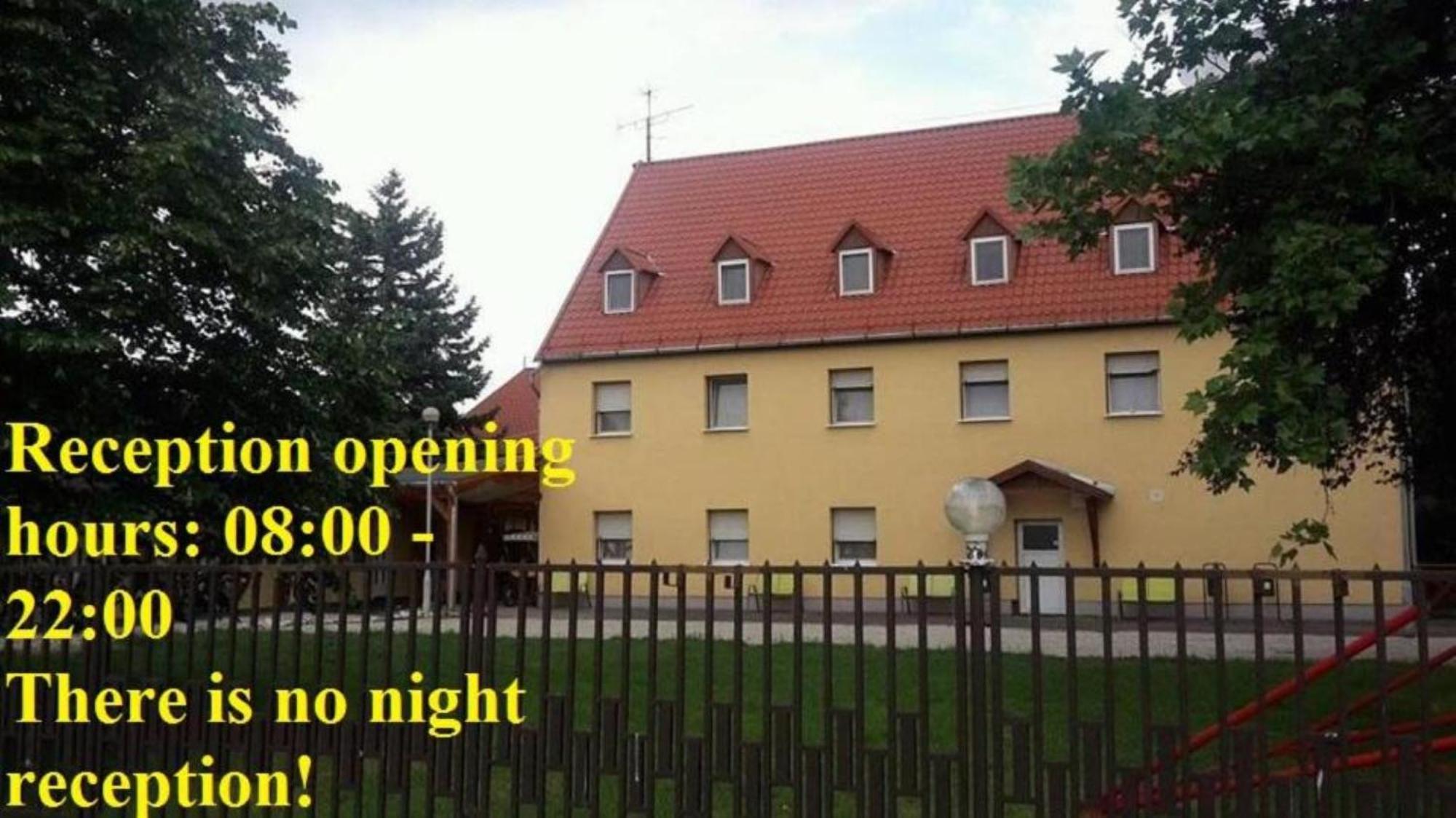 Fenyo Panzio Bed & Breakfast Mezőkövesd Екстериор снимка