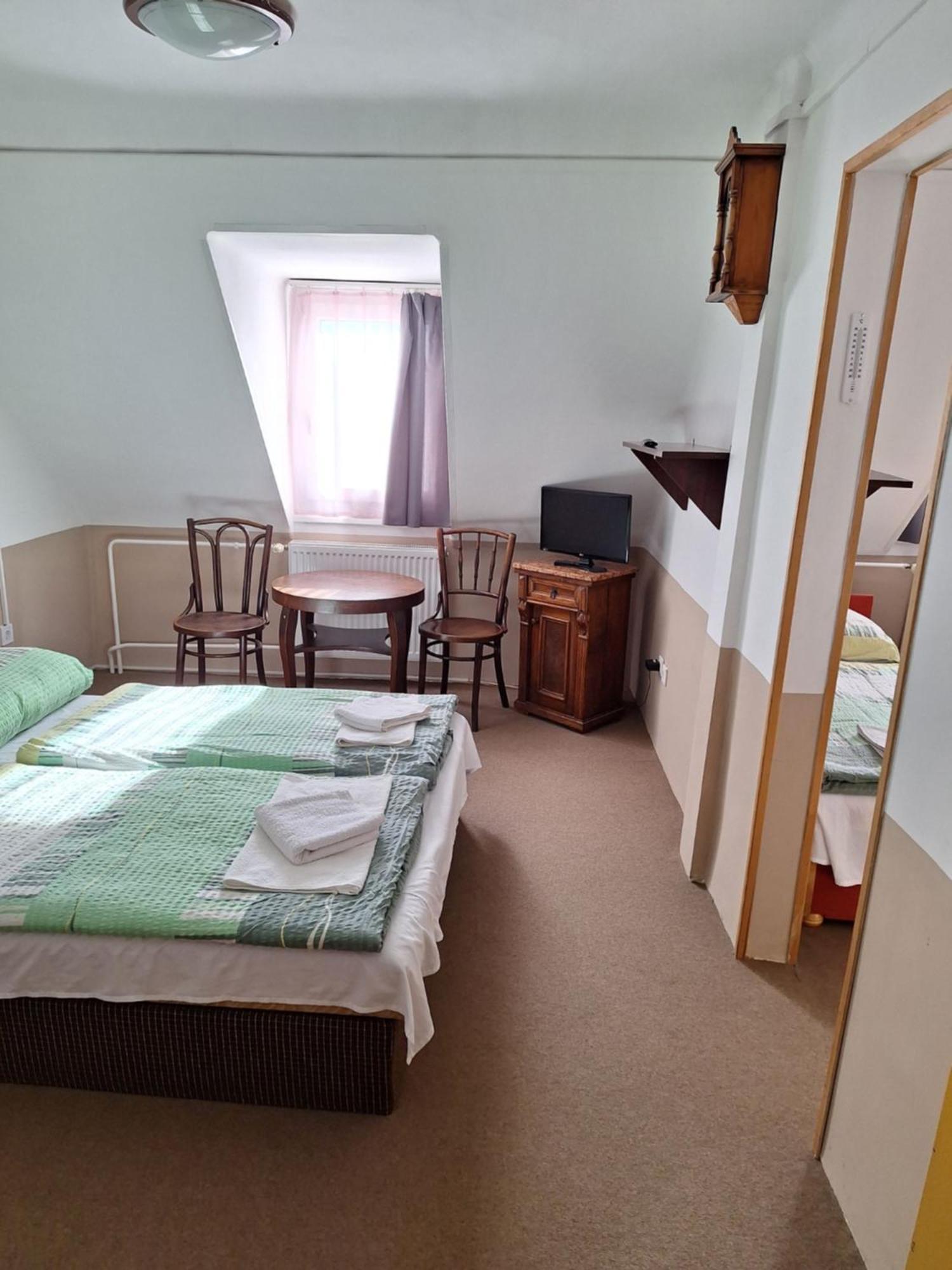 Fenyo Panzio Bed & Breakfast Mezőkövesd Екстериор снимка