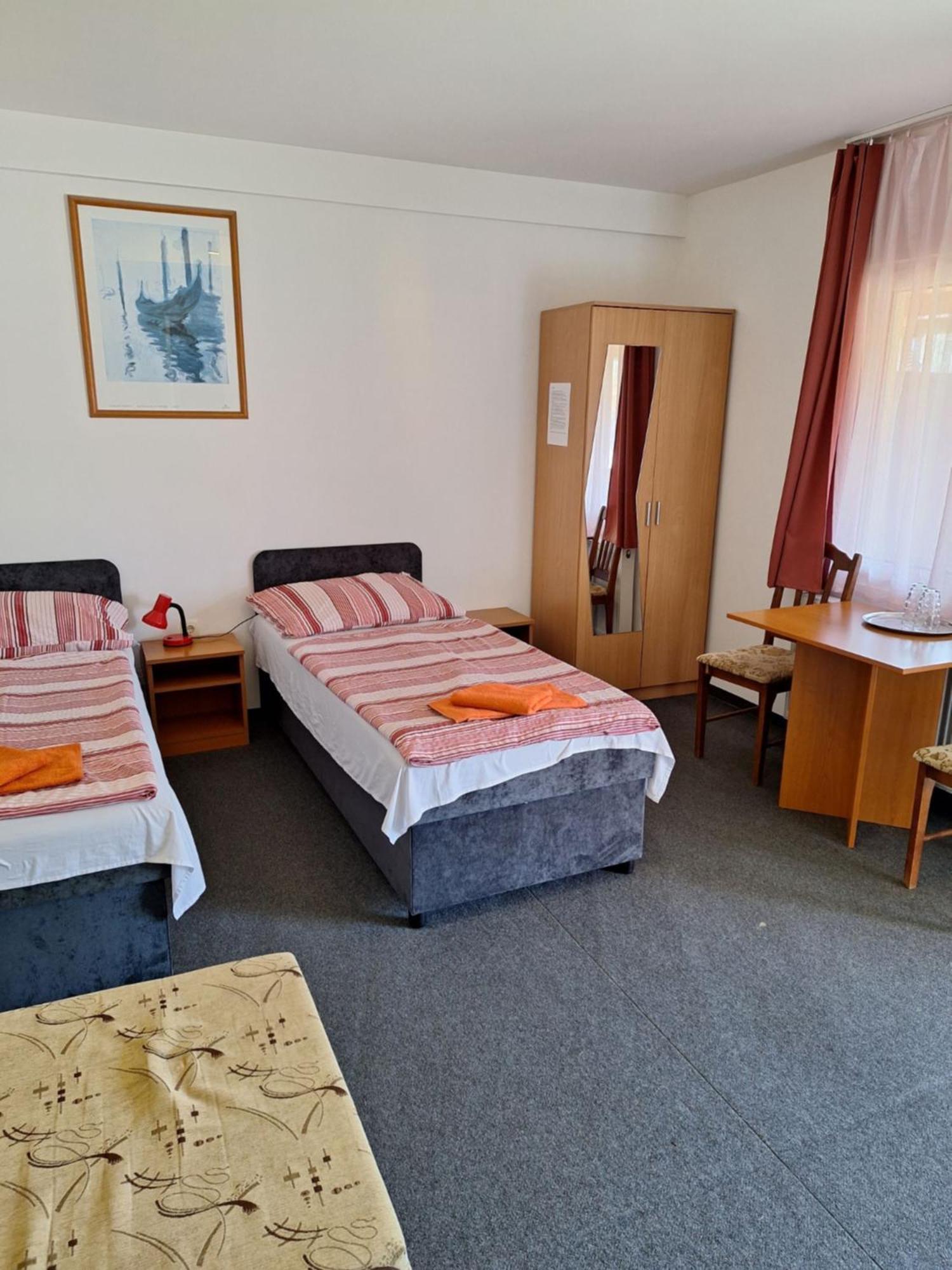 Fenyo Panzio Bed & Breakfast Mezőkövesd Екстериор снимка