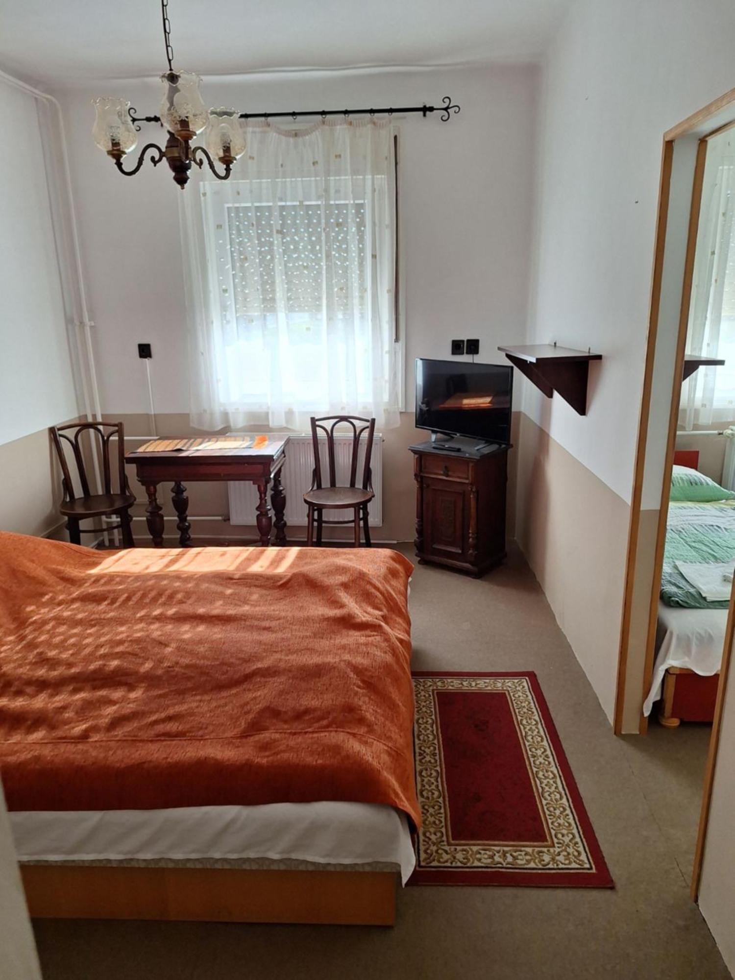 Fenyo Panzio Bed & Breakfast Mezőkövesd Екстериор снимка