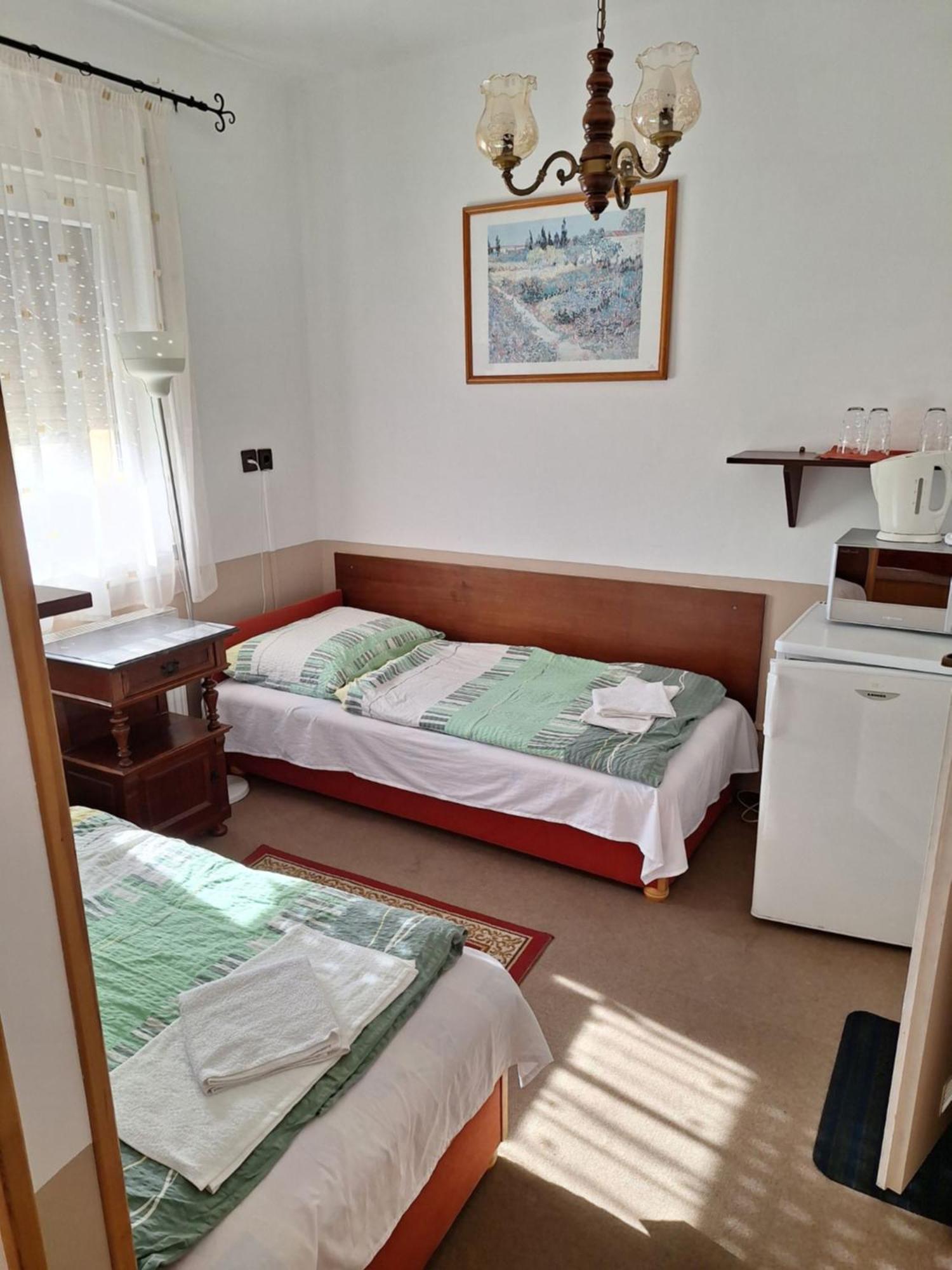 Fenyo Panzio Bed & Breakfast Mezőkövesd Екстериор снимка
