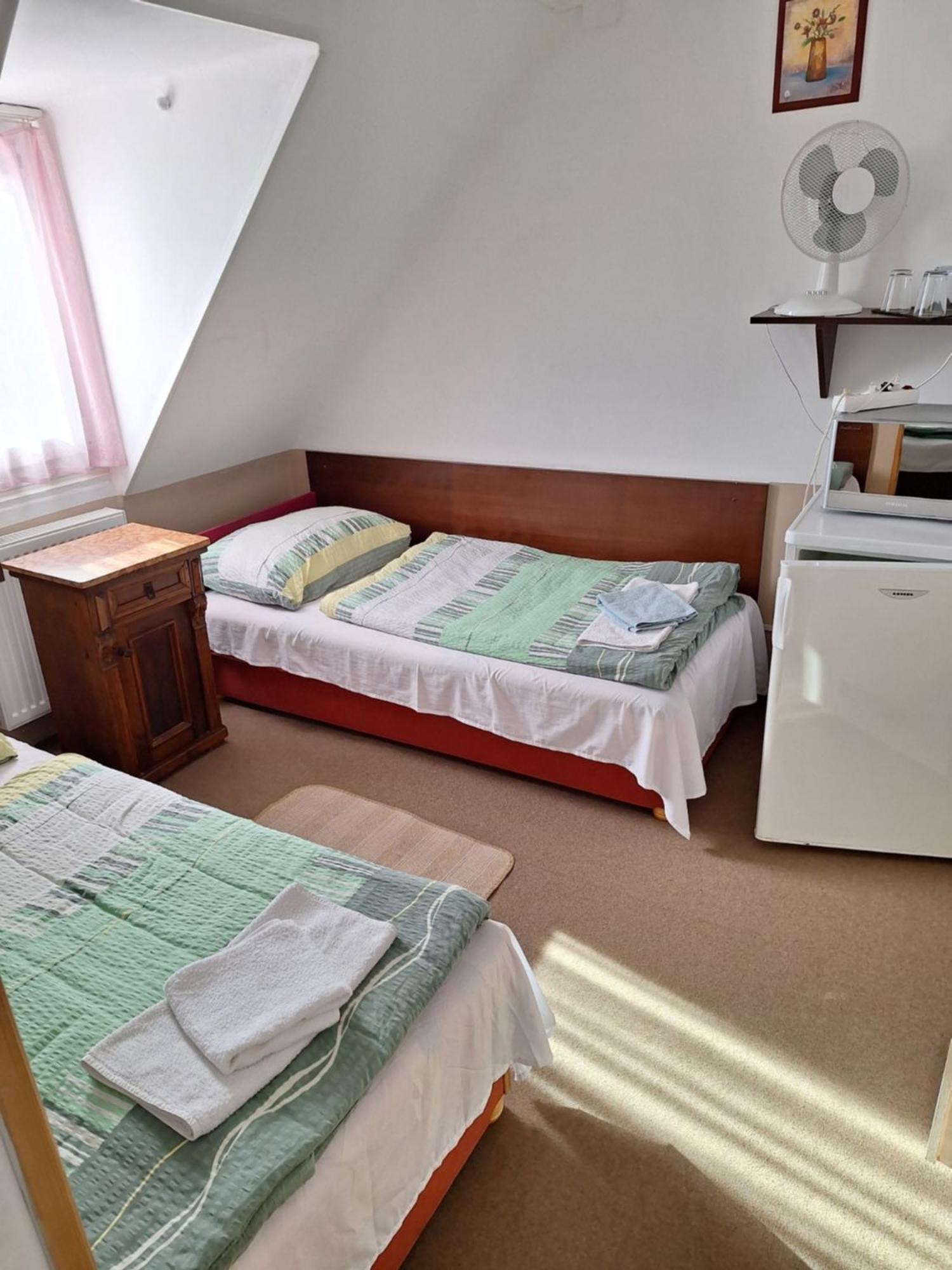 Fenyo Panzio Bed & Breakfast Mezőkövesd Екстериор снимка