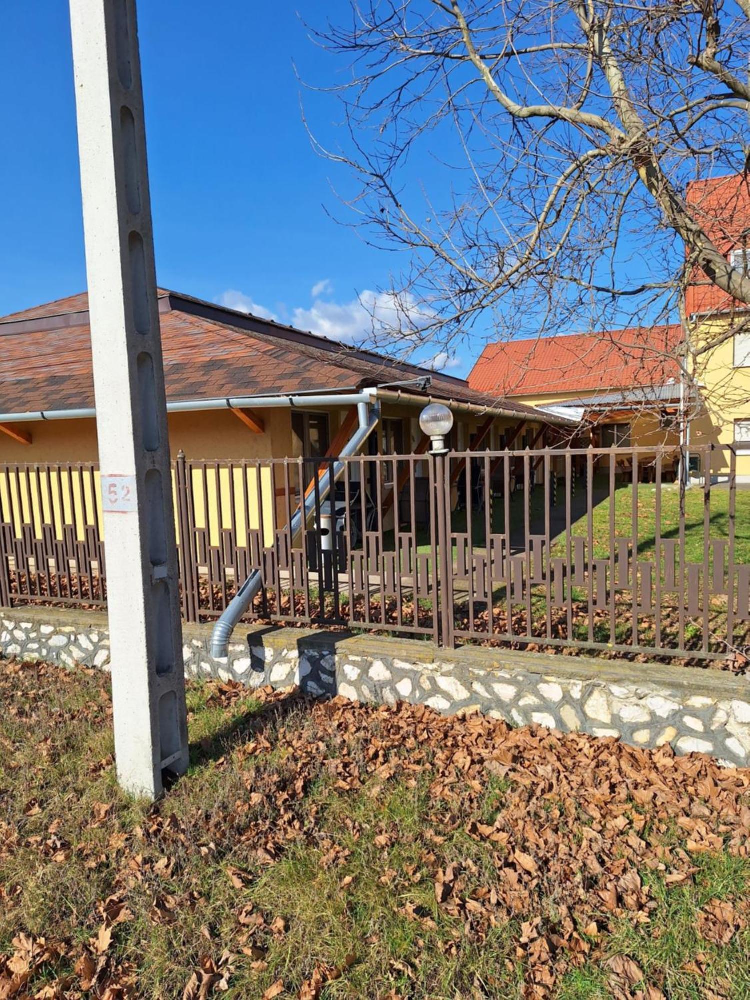 Fenyo Panzio Bed & Breakfast Mezőkövesd Екстериор снимка