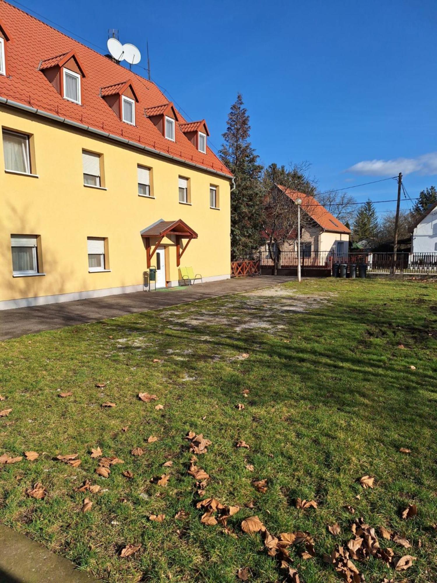 Fenyo Panzio Bed & Breakfast Mezőkövesd Екстериор снимка
